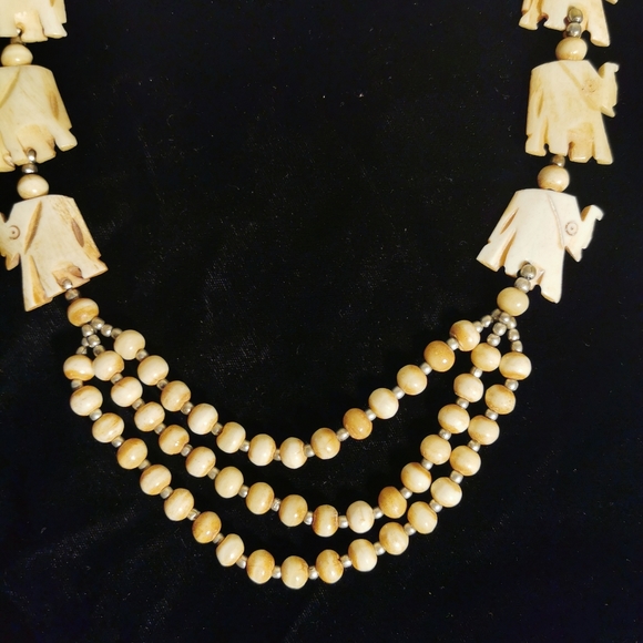 Carved Bone Elephant Necklace - Picture 4 of 7